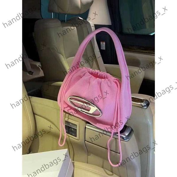small design knitted drawstring die and sel bag underarm bag handheld texture portable bucket bag lightweight summer small bag tide xuxi
small design knitted drawstring die and sel bag underarm bag handheld texture portable bucket bag lightweight summer small bag tide xuxi