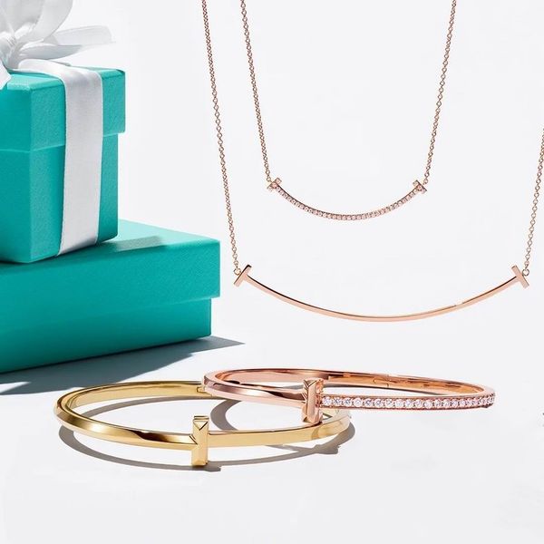 2023 lovely cute long rose gold thin stainless steel chain crystal diamonds strip pengent women necklace bracelet suit with dust bag and box, Black
2023 lovely cute long rose gold thin stainless steel chain crystal diamonds strip pengent women necklace bracelet suit with dust bag and box, Black