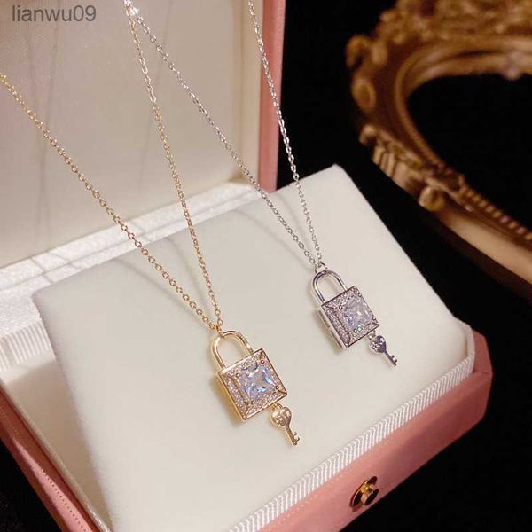 new design korean version allmatch key lock pendant necklace fashion simple temperament niche design necklace for women l230704, Silver
new design korean version allmatch key lock pendant necklace fashion simple temperament niche design necklace for women l230704, Silver