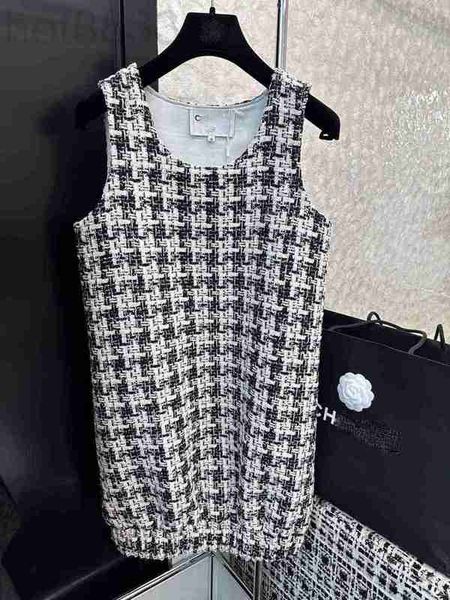 basic & casual dresses designer early autumn new sweet and gentle temperament reduced age plaid tweed tank sleeveless dress oeh9, Black;gray
basic & casual dresses designer early autumn new sweet and gentle temperament reduced age plaid tweed tank sleeveless dress oeh9, Black;gray