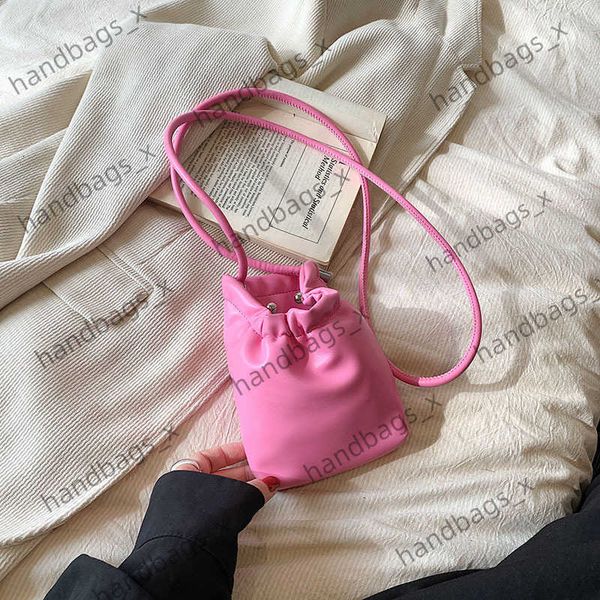 this year's trendy and personalized pleated cloud bag for women in 2023 the new candy colored simple crossbody mobile phone bag trend 3
this year's trendy and personalized pleated cloud bag for women in 2023 the new candy colored simple crossbody mobile phone bag trend 3