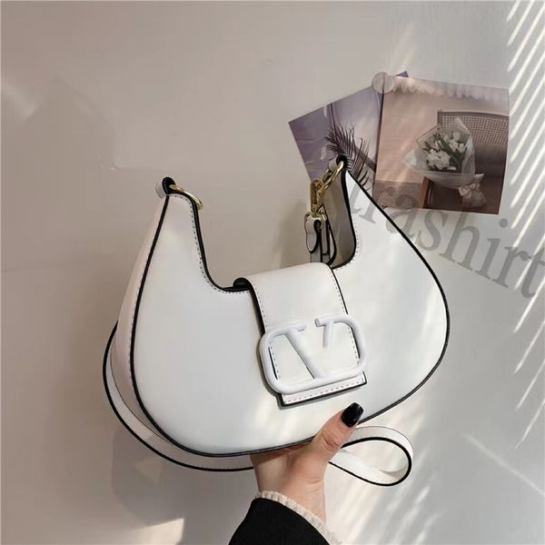 2023 luxury shoulder bags fashion v letter crossbody bag wallet vintage ladies solid color leather handbag design shoulder bag 
2023 luxury shoulder bags fashion v letter crossbody bag wallet vintage ladies solid color leather handbag design shoulder bag