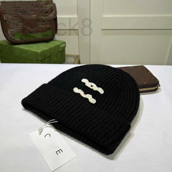 beanie/skull caps designer men's brand luxury beanie hat women's autumn and winter new fashion trend simple letter knitted outdoor, Blue;gray
beanie/skull caps designer men's brand luxury beanie hat women's autumn and winter new fashion trend simple letter knitted outdoor, Blue;gray