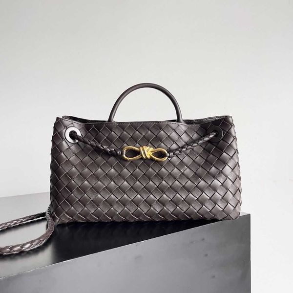 botegas new designer purse andiamo product horizontal bag high appearance versatile one shoulder handbag crossbody weaving counter quality w
botegas new designer purse andiamo product horizontal bag high appearance versatile one shoulder handbag crossbody weaving counter quality w