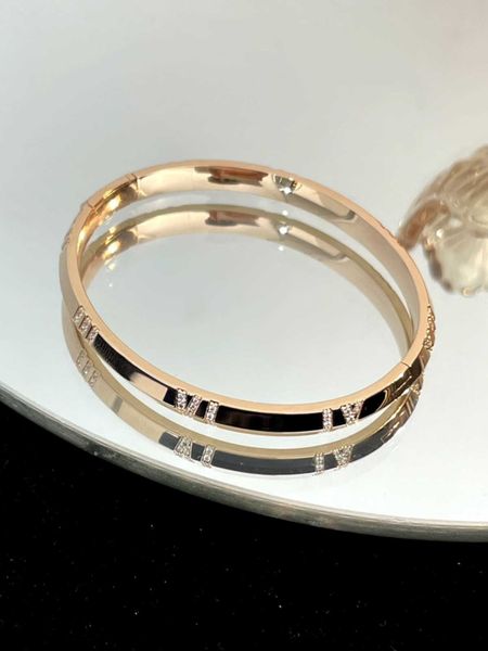 tiffay new roman numerals narrow x bracelet fashion simple versatile rose gold bracelet cnc high edition process, Black
tiffay new roman numerals narrow x bracelet fashion simple versatile rose gold bracelet cnc high edition process, Black