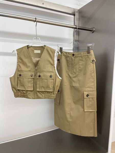 designer women sets girl summer suit two piece dress fashion sleeveless v-neck vest and overalls buttocks skirt aug06, White
designer women sets girl summer suit two piece dress fashion sleeveless v-neck vest and overalls buttocks skirt aug06, White