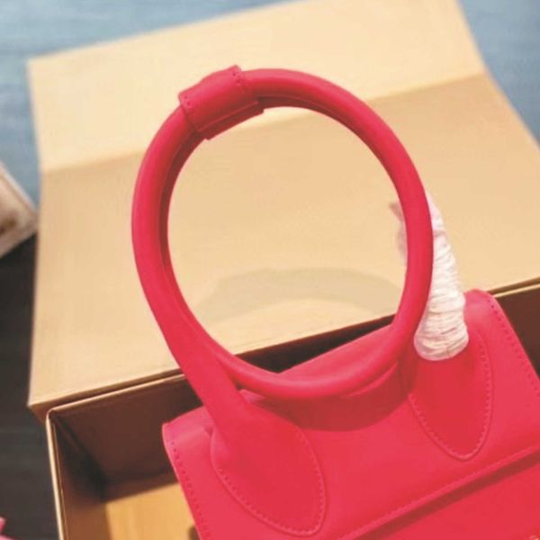 classic lady qualiy designer handbags ladies jacquemes bags premium handbag women french camera single shoulder crossbody stick wide strap g
classic lady qualiy designer handbags ladies jacquemes bags premium handbag women french camera single shoulder crossbody stick wide strap g