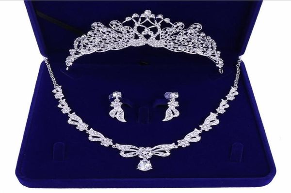 romantic beaded crystal three pieces bridal jewelry sets bride necklace earring crown hair tiaras wedding party accessories 350670, White
romantic beaded crystal three pieces bridal jewelry sets bride necklace earring crown hair tiaras wedding party accessories 350670, White
