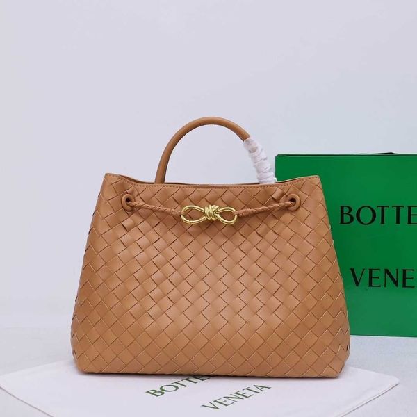 light designer andiamo beauty bag botegas purse high luxury cowhide woven big forest series handbag hard bottom one shoulder crossbody 8-but
light designer andiamo beauty bag botegas purse high luxury cowhide woven big forest series handbag hard bottom one shoulder crossbody 8-but