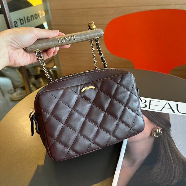 mini women wood stick small square bag diamond lattice leather quilted crossbody bag luxury designer handbag versatile outdoor coin purse fa
mini women wood stick small square bag diamond lattice leather quilted crossbody bag luxury designer handbag versatile outdoor coin purse fa