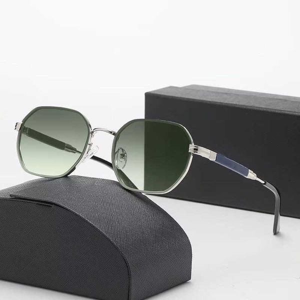 designer sunglasses men's women's general style sunglasses fashion show same sunglasses outdoor travel sunscreen, White;black
designer sunglasses men's women's general style sunglasses fashion show same sunglasses outdoor travel sunscreen, White;black