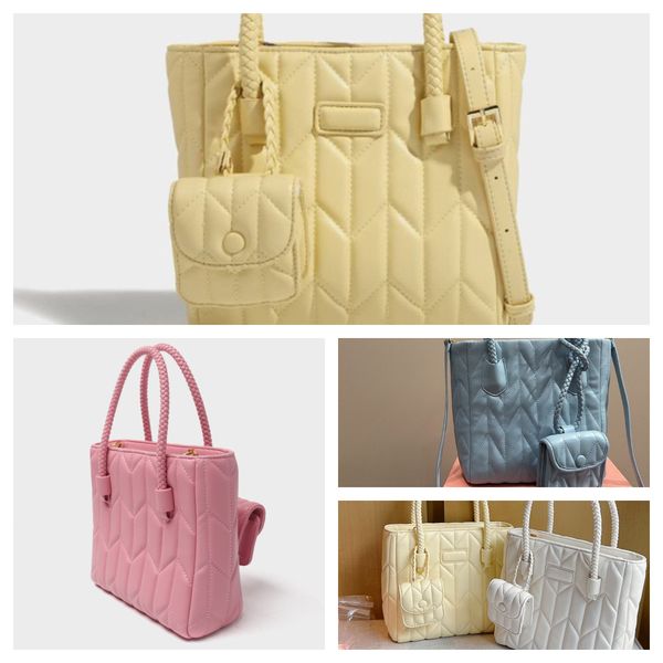 designer cardholder fashionable bag cool bag cool and elegant bag chic bag clever bag beautiful bag ashion classic mahjong wallet chain shou
designer cardholder fashionable bag cool bag cool and elegant bag chic bag clever bag beautiful bag ashion classic mahjong wallet chain shou