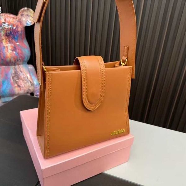 classic lady qualiy designer handbags ladies jacquemes bags bag handbag women one shoulder portable women's fashionable and versatile s
classic lady qualiy designer handbags ladies jacquemes bags bag handbag women one shoulder portable women's fashionable and versatile s