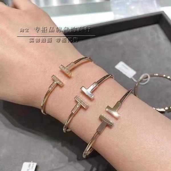 shop tiffay 18k rose gold double series open coil bracelet with white fritillaria diamond and girl, Black
shop tiffay 18k rose gold double series open coil bracelet with white fritillaria diamond and girl, Black