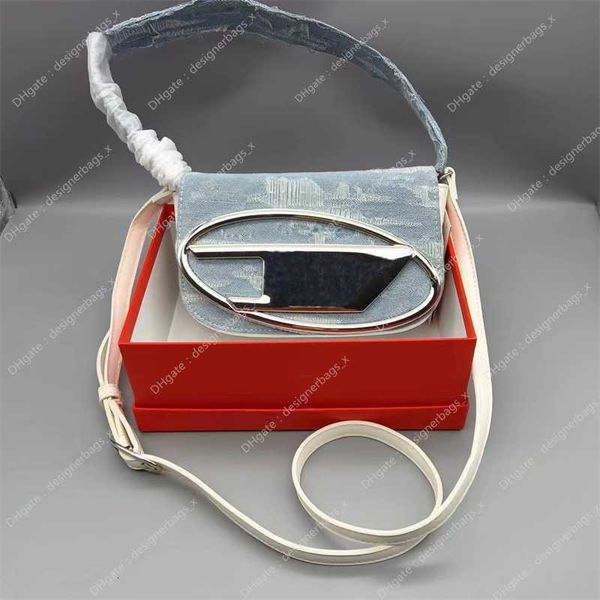 design luxury white bag designer underarm bags wallet cowhide handbag sweet cool shoulder purse crossbody handheld mini small square saddle
design luxury white bag designer underarm bags wallet cowhide handbag sweet cool shoulder purse crossbody handheld mini small square saddle
