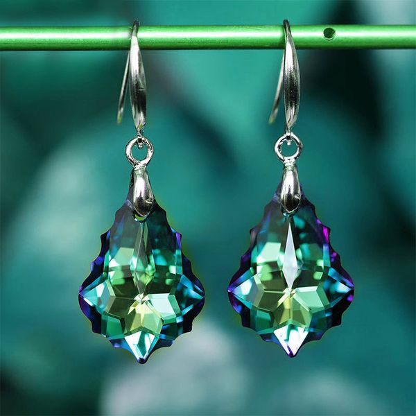 foreign trade fashion leaf pendant earrings women's silver plated needle austrian crystal tourmaline maple leaf earrings jewelry 000007, Golden
foreign trade fashion leaf pendant earrings women's silver plated needle austrian crystal tourmaline maple leaf earrings jewelry 000007, Golden