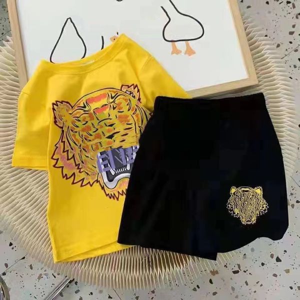 luxury brand kids sets baby designer set 2pics short sleeve children t shirt letter kids designer clothe boys girls clothes summer toddler t, White
luxury brand kids sets baby designer set 2pics short sleeve children t shirt letter kids designer clothe boys girls clothes summer toddler t, White