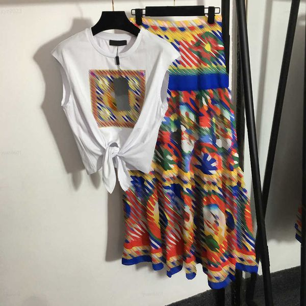designer women sets girl solid color summer suit two piece dress retro printed waistband sleeveless vest t-shirt and skirt aug03, White
designer women sets girl solid color summer suit two piece dress retro printed waistband sleeveless vest t-shirt and skirt aug03, White
