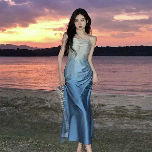 french high class temperament halter dress female niche design gradually changing color slim fitting sanya holiday, Black;gray
french high class temperament halter dress female niche design gradually changing color slim fitting sanya holiday, Black;gray