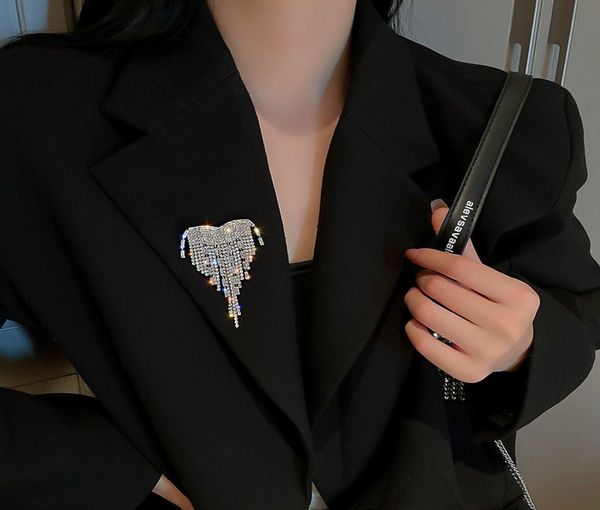 designer brooches fashion and exaggeration lace brooch with diamond lc179683317, Gray
designer brooches fashion and exaggeration lace brooch with diamond lc179683317, Gray