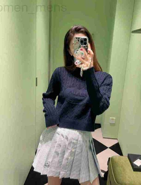 women's knits & tees designer spring/summer 23 new college style fried dough twists knitted sweater female positioning letter embroider, White
women's knits & tees designer spring/summer 23 new college style fried dough twists knitted sweater female positioning letter embroider, White