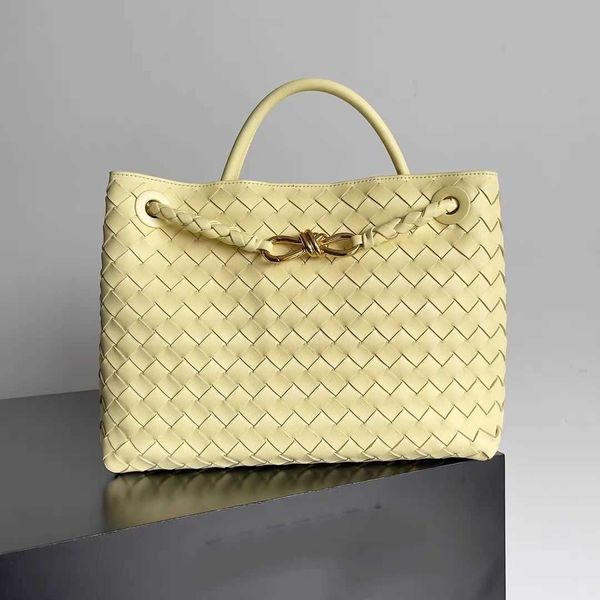 andiamo bag botegas purse 2023 new sheepskin designer woven women's handheld diagonal straddle one shoulder intreciato small handbag 97
andiamo bag botegas purse 2023 new sheepskin designer woven women's handheld diagonal straddle one shoulder intreciato small handbag 97