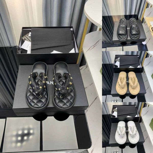 2023 new luxury fashion designer letter slippers leather slides metal diamond shiny stamped crocodile leatherslide round toe shaps flat sole, Black
2023 new luxury fashion designer letter slippers leather slides metal diamond shiny stamped crocodile leatherslide round toe shaps flat sole, Black