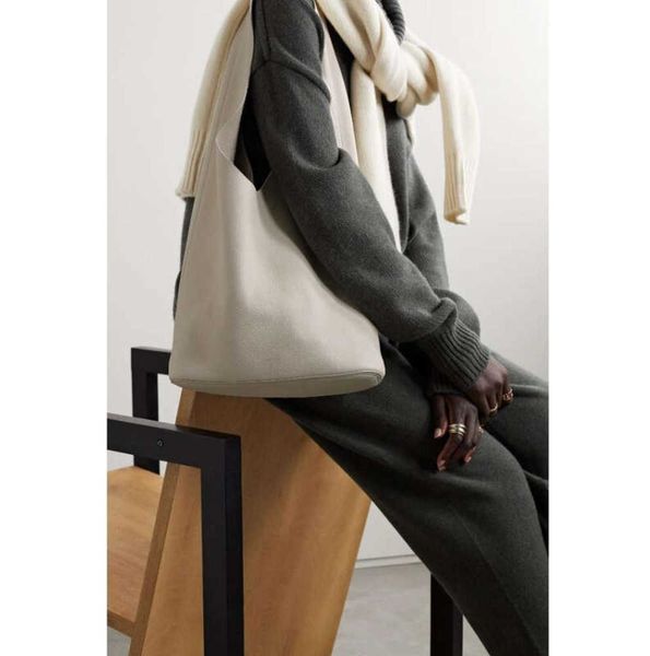 evening bags solid color cowhide contracted large capacity the row litchi grain single shoulder bucket bags french minority
evening bags solid color cowhide contracted large capacity the row litchi grain single shoulder bucket bags french minority