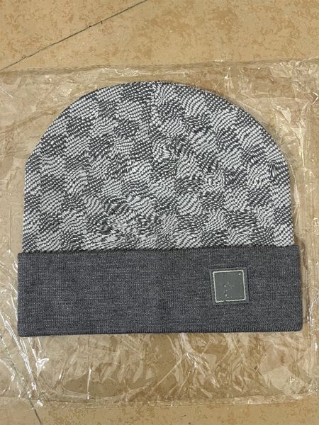2023 fashion men ladies letter designer hat plaid knit skull hat winter beanie, Blue;gray
2023 fashion men ladies letter designer hat plaid knit skull hat winter beanie, Blue;gray