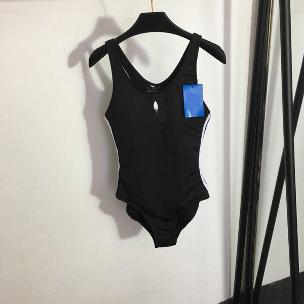 2023 womens designer bikini swimwear side stripe decoration one-piece swimsuit size s-xl fashion girl surfing suit, White;black
2023 womens designer bikini swimwear side stripe decoration one-piece swimsuit size s-xl fashion girl surfing suit, White;black