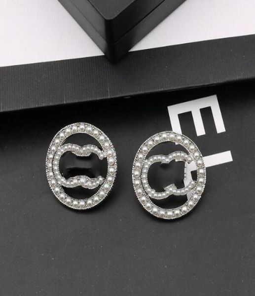 18k gold plated designers brand earrings designer letter ear stud women crystal pearl geometric earring for wedding party jewerlry5386421, Golden;silver
18k gold plated designers brand earrings designer letter ear stud women crystal pearl geometric earring for wedding party jewerlry5386421, Golden;silver