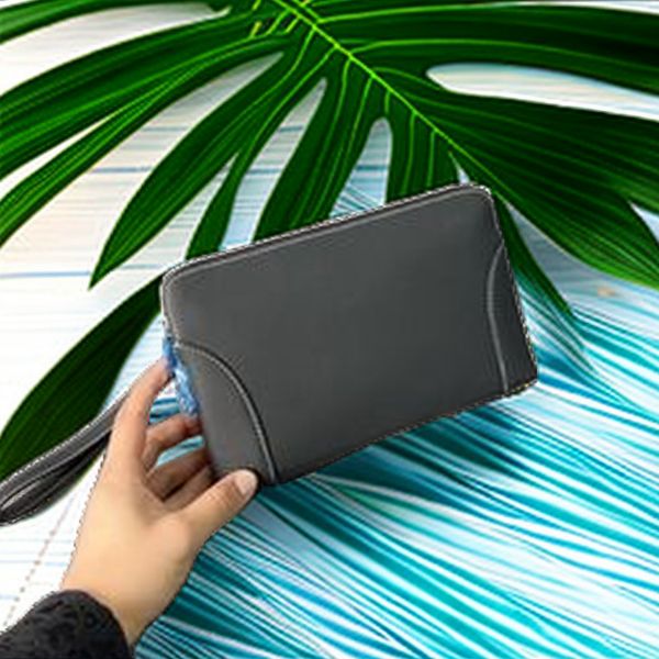 2023 light luxury premium cowhide black men's handbag small double zipper double bay space sandwich life travel fashion leisure persona
2023 light luxury premium cowhide black men's handbag small double zipper double bay space sandwich life travel fashion leisure persona