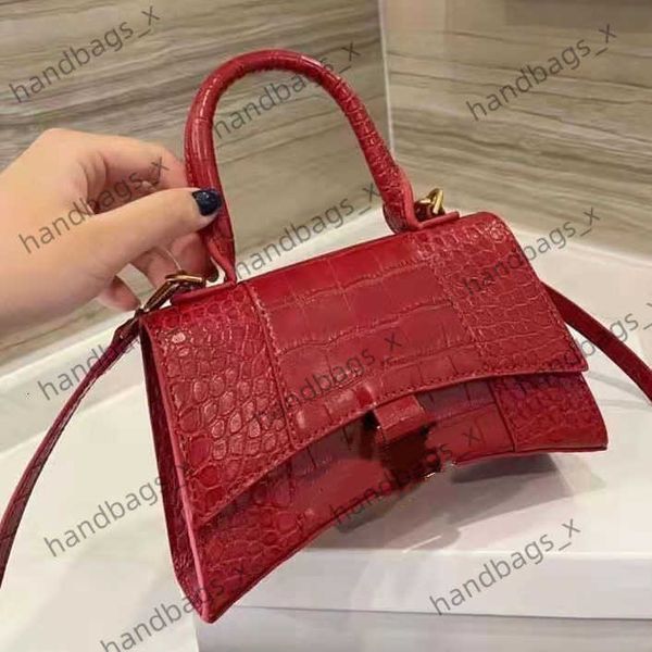 mini designer bag fashion totes handbags hourglass women half moon evening cross body stone leather retro letter pendant luxury tote purse w
mini designer bag fashion totes handbags hourglass women half moon evening cross body stone leather retro letter pendant luxury tote purse w