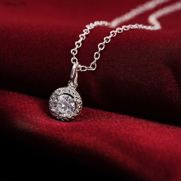 925 sterling silver beautiful zircon flowers pendant necklace for women luxury fashion party wedding accessories jewelry gifts l230704
925 sterling silver beautiful zircon flowers pendant necklace for women luxury fashion party wedding accessories jewelry gifts l230704