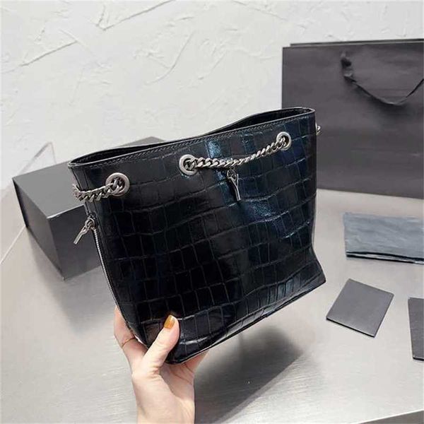 popular designer buckle women bags leather shoulder bag fashion chain black crossbody purses lager luxurys handbags 230104
popular designer buckle women bags leather shoulder bag fashion chain black crossbody purses lager luxurys handbags 230104