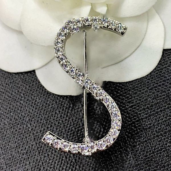 brand 925 silver luxury brooch diamond set crystal sparkling stainless steel diamond brooch simple letter fashion party accessory gift, Gray
brand 925 silver luxury brooch diamond set crystal sparkling stainless steel diamond brooch simple letter fashion party accessory gift, Gray