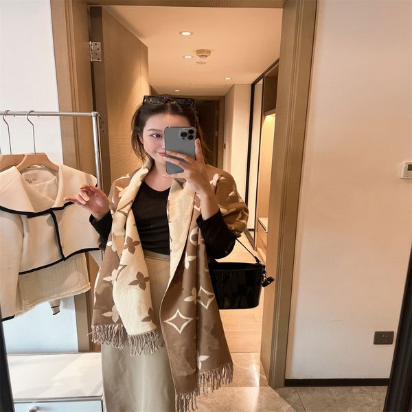 2023 new fashion scarf womenswear designer scarf fashion brand 100% cashmere scarf winter for women and men long wrap size 180 christmas gif, Blue;gray
2023 new fashion scarf womenswear designer scarf fashion brand 100% cashmere scarf winter for women and men long wrap size 180 christmas gif, Blue;gray