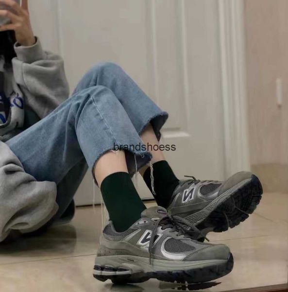 high edition nb2002r yuanzu grey casual sports shoes for men and women nb5740 pure original nb327, Black
high edition nb2002r yuanzu grey casual sports shoes for men and women nb5740 pure original nb327, Black