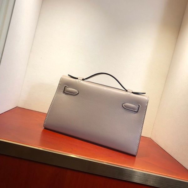 9a luxury brand women's shoulder bag messenger bag fashion elegant design one shoulder handmade bag
9a luxury brand women's shoulder bag messenger bag fashion elegant design one shoulder handmade bag