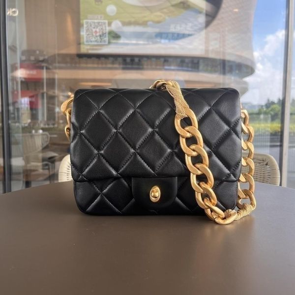 23a tassel thick gold chain bag designer shoulder bag women's underarm bag unique vintage handbag purse recommended by internet celebri
23a tassel thick gold chain bag designer shoulder bag women's underarm bag unique vintage handbag purse recommended by internet celebri