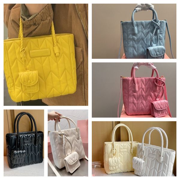 single totes designer bag shopping handbag shoulder bags fashion bags trend casual party letters crossbody bag handbag fashion trend casual
single totes designer bag shopping handbag shoulder bags fashion bags trend casual party letters crossbody bag handbag fashion trend casual