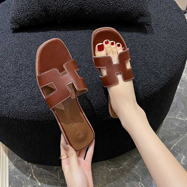 designer beach slipper oran sandals slides slippers women's fashion outwear flat bottom genuine leather 2023 summer new travel versatil
designer beach slipper oran sandals slides slippers women's fashion outwear flat bottom genuine leather 2023 summer new travel versatil