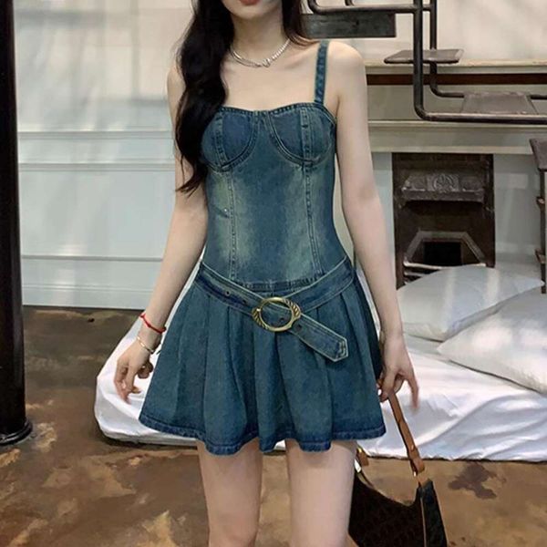retro strapless denim halter dress for women in summer slim waist small crowd irregular a line short skirt style, Black;gray
retro strapless denim halter dress for women in summer slim waist small crowd irregular a line short skirt style, Black;gray