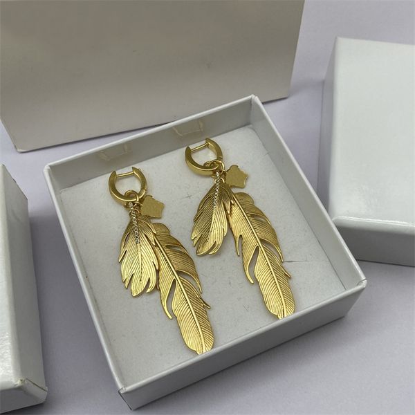 luxury designer feather earrings women men ear studs lady jewelry gold earring gift with, Silver
luxury designer feather earrings women men ear studs lady jewelry gold earring gift with, Silver