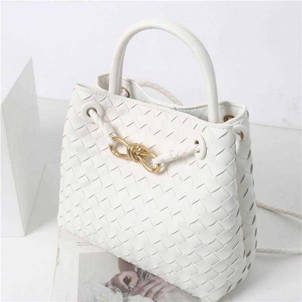 botegas new designer purse cowhide andiamo spring/summer bag 2023 metal rope buckle handheld woven commuter one shoulder crossbody handbag f
botegas new designer purse cowhide andiamo spring/summer bag 2023 metal rope buckle handheld woven commuter one shoulder crossbody handbag f