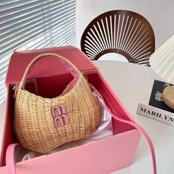 grass woven crossbody bag for women's shoulder bag, diamond pattern handbag, pastoral style, fresh and fashionable women's bag
grass woven crossbody bag for women's shoulder bag, diamond pattern handbag, pastoral style, fresh and fashionable women's bag