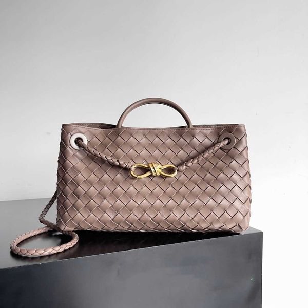 purse horizontal botegas designer new product andiamo bag high appearance versatile one shoulder handbag crossbody weaving counter quality z
purse horizontal botegas designer new product andiamo bag high appearance versatile one shoulder handbag crossbody weaving counter quality z