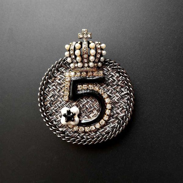 pins brooches brand design crystal crown brooches no.5 broches for women rhinestone cross cuz brooch pins retro circle pin jewelry hkd230807, Gray
pins brooches brand design crystal crown brooches no.5 broches for women rhinestone cross cuz brooch pins retro circle pin jewelry hkd230807, Gray