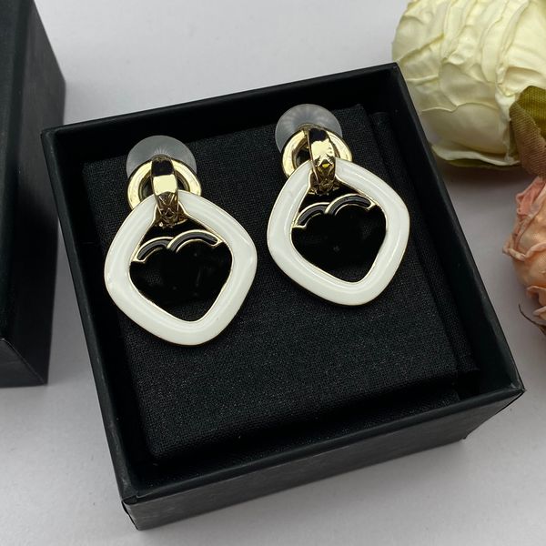 fashion designer earrings women letter c pendants geometry inlay earrings wedding jewelry party gift, Golden;silver
fashion designer earrings women letter c pendants geometry inlay earrings wedding jewelry party gift, Golden;silver