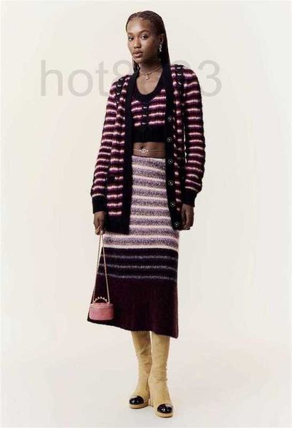 2023 new designer jacket women sweater fashion knit sweater knit wool coat knit vest leisure cardigan mother's day gift byhr, Black;brown
2023 new designer jacket women sweater fashion knit sweater knit wool coat knit vest leisure cardigan mother's day gift byhr, Black;brown